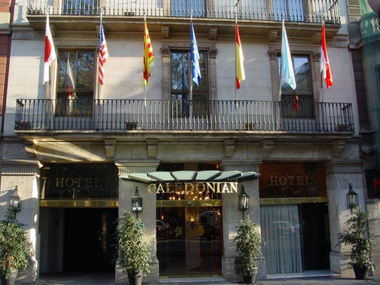 City Break la Barcelona - Caledonian Hotel 3*