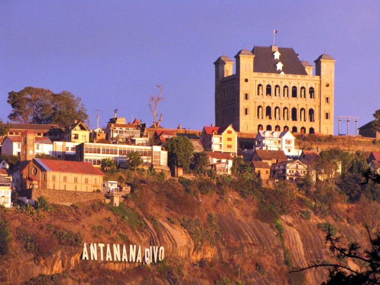 Oferta speciala de la Air France: bilet avion Bucuresti - Antananarivo