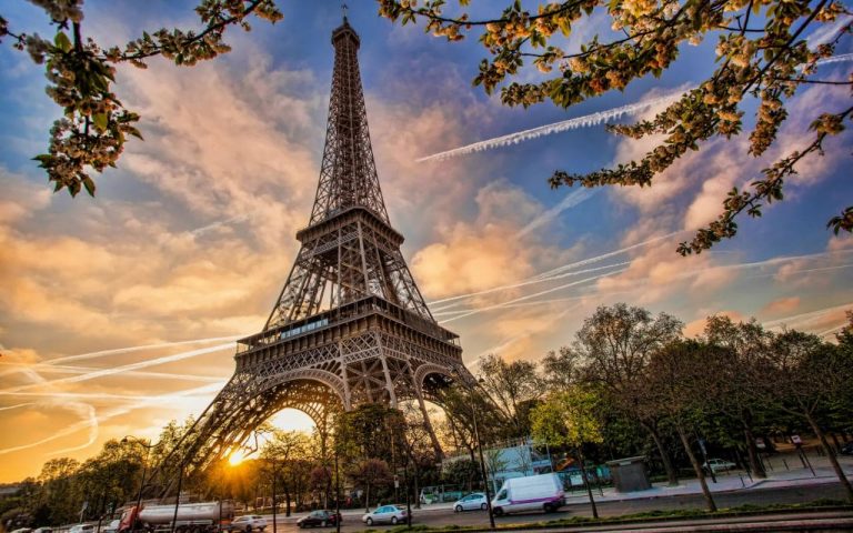 Oferta speciala de la Air France: bilet avion Bucuresti - Paris