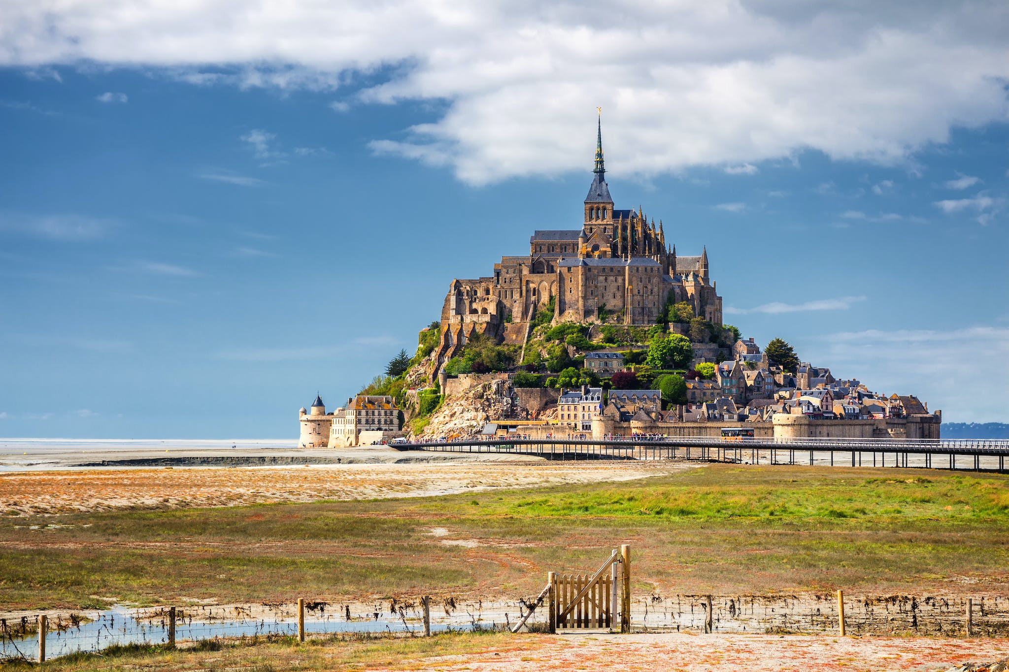 Excursie de 2 zile la Mont Saint-Michel, cu degustare de vinuri în Valea Loarei, de la Paris by Perfect Tour