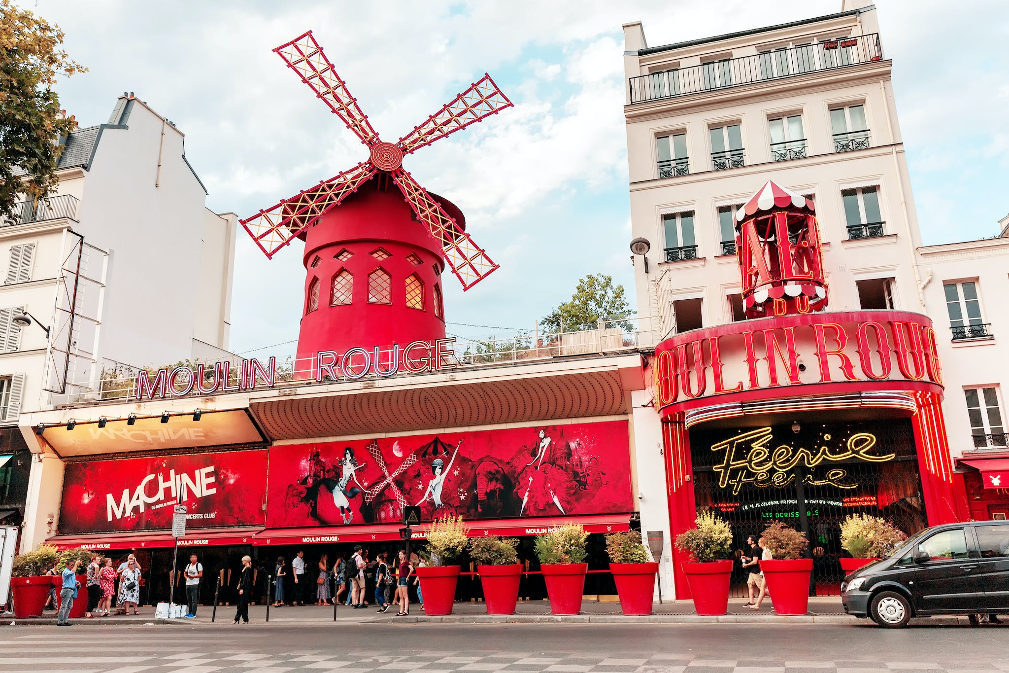 Cina in Turnul Eiffel, excursie cu barca si spectacol Moulin Rouge by Perfect Tour - 2 | YEO