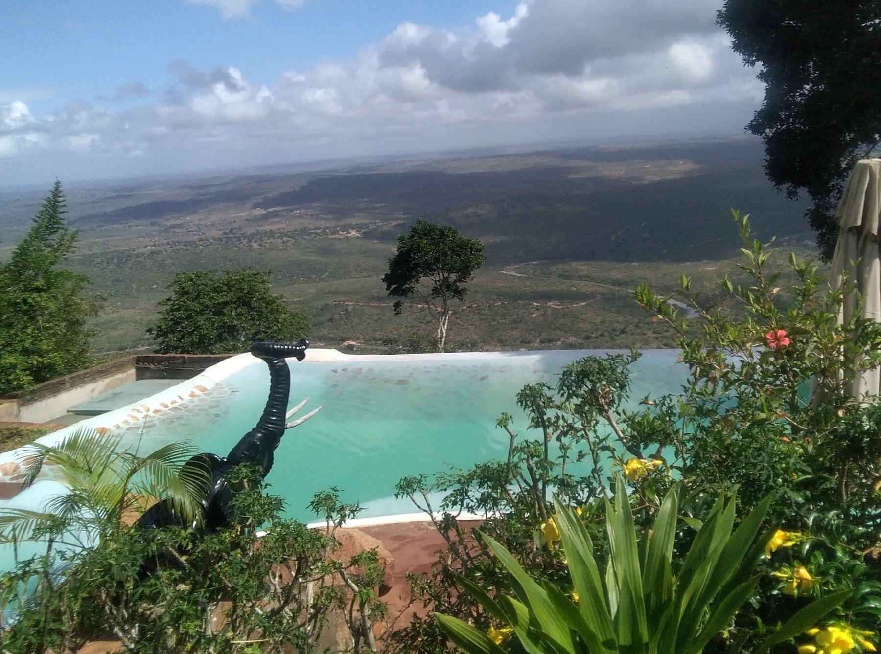 Tur de 1 zi la Shimba Hills cu excursie la Cascada Sheldrick, din Mombasa by Perfect Tour