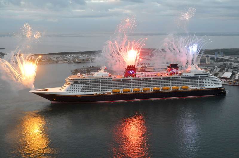 Disney Cruise Line - Croaziera 7 nopți pe Mediterana si insulele grecești (de la Civitavecchia) la bordul navei Disney Dream by Perfect Tour