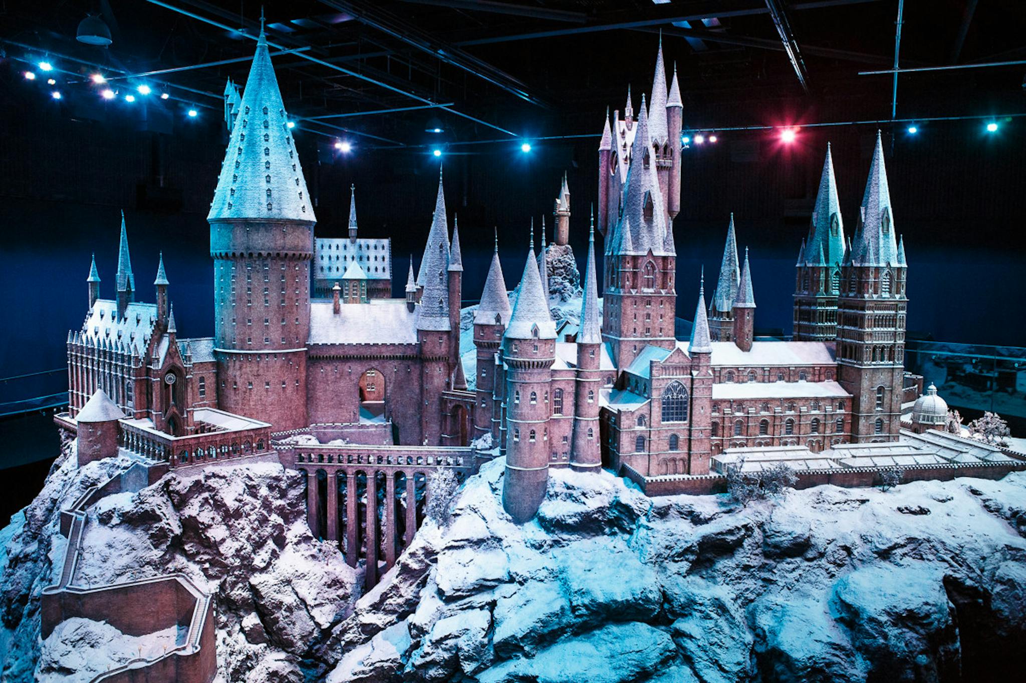 Warner Bros. Studio Tour London, The Making of Harry Potter (transfer cu autocar de lux) by Perfect Tour