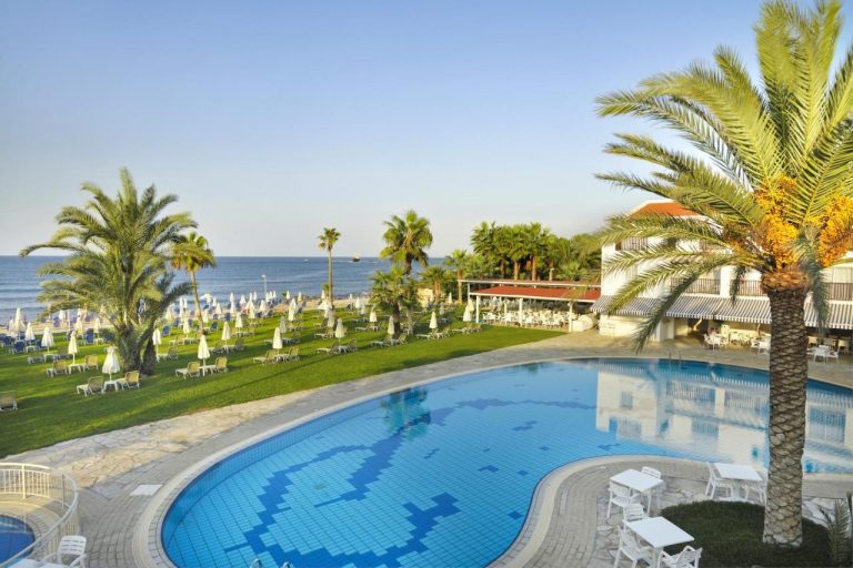 Akti Beach Hotel & Village Resort 4*