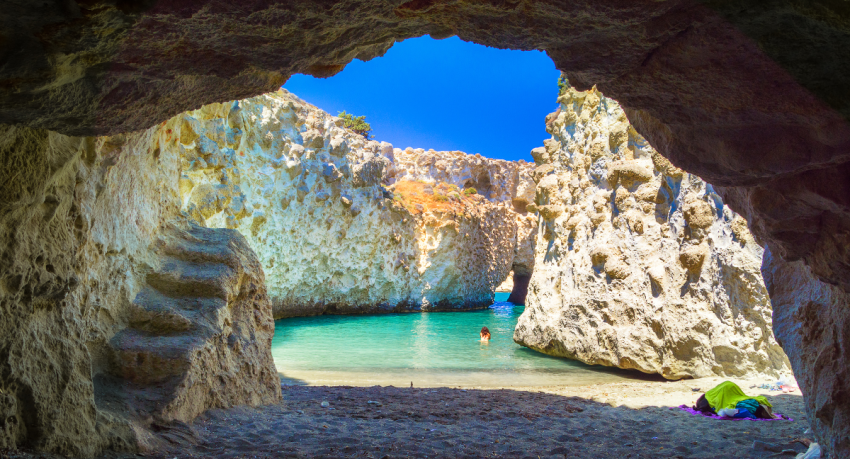 De ce sa vizitezi insula Milos