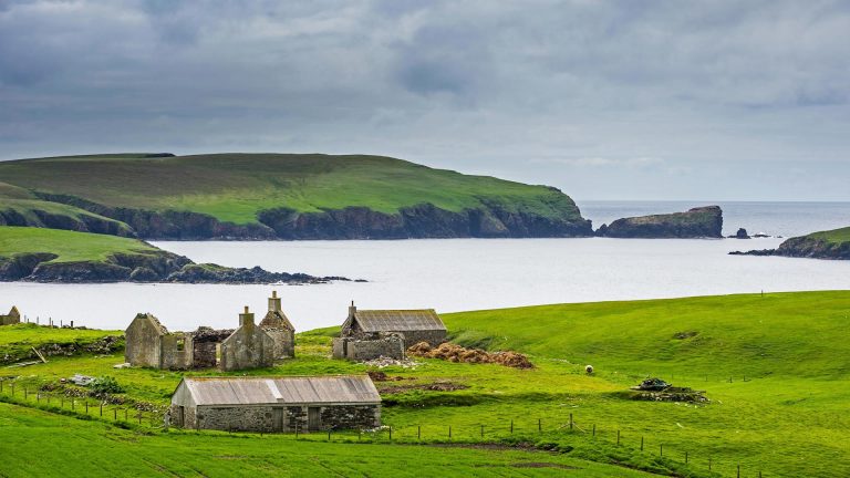 Frontiere înghețate: croazieră în Islanda, Groenlanda, Norvegia, Insulele Feroe și Shetland (16 zile / 15 nopți)