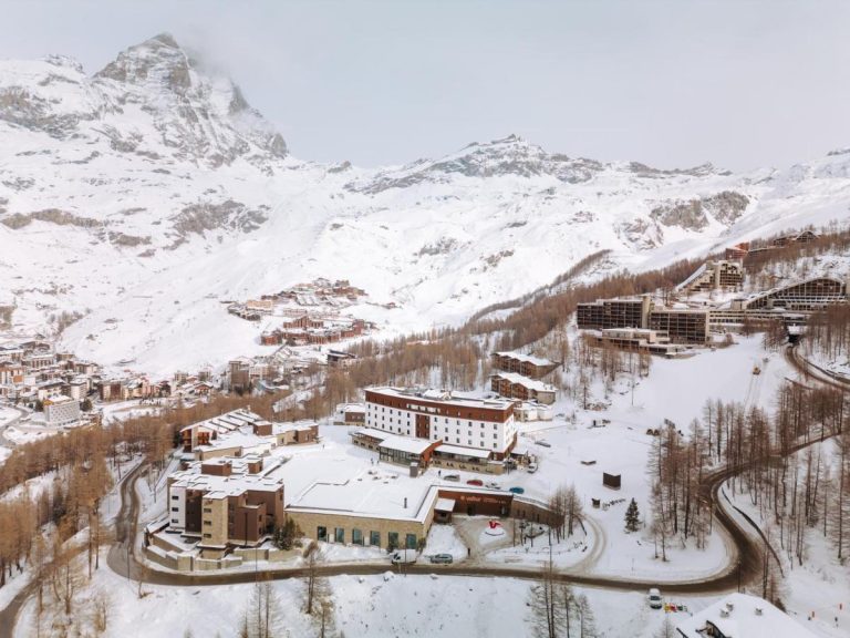 La ski in Italia - Valtur Cervinia Cristallo Ski Resort 5* (Breuil-Cervinia)