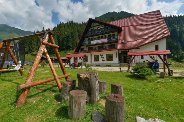 Sarbatori Pascale pe Transfagarasan - Paraul Capra Hotel 3*